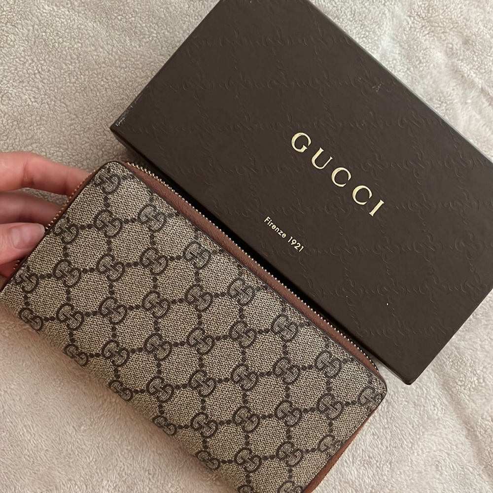 Gucci wallet